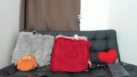 Snapshot of nyalgasai1 chatting on December 27, 8:24 am Nia online show from December 27, 8:24 am