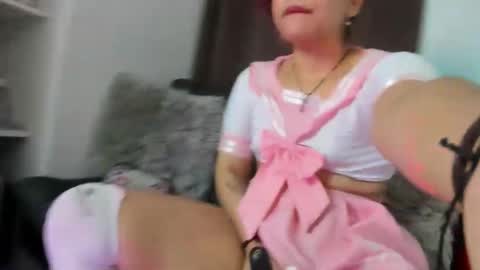 Snapshot of nyalgasai1 chatting on January 20, 6:42 am Nia online show from January 20, 6:42 am