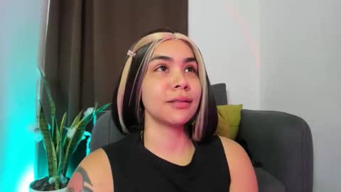 Snapshot of nyalgasai1 chatting on November 7, 11:49 pm Nia online show from November 7, 11:49 pm