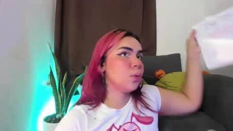 Snapshot of nyalgasai1 chatting on November 11, 3:06 am Nia online show from November 11, 3:06 am