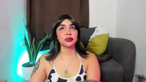 Snapshot of nyalgasai1 chatting on November 18, 3:45 am Nia online show from November 18, 3:45 am