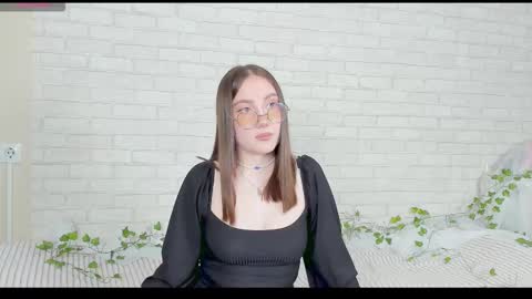 Kat online show from November 8, 3:45 pm