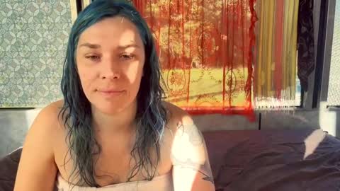 Creamy Grapefruit online show from October 13, 6:35 am