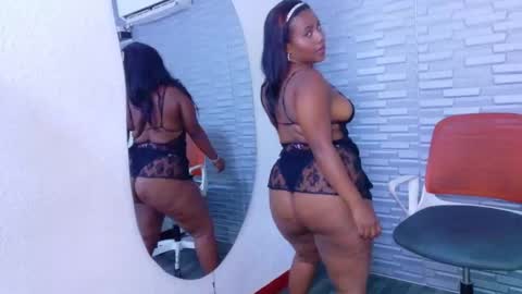 Snapshot of nympho_bff chatting on November 5, 8:53 pm nympho_bff online show from November 5, 8:53 pm