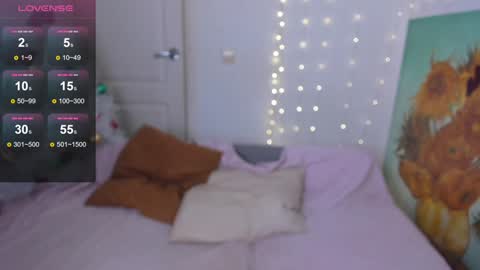 Snapshot of nymphobabee chatting on January 17, 7:41 am crystal 3 online show from January 17, 7:41 am