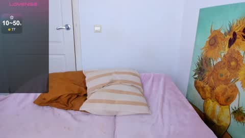 Snapshot of nymphobabee chatting on January 30, 7:26 pm crystal 3 online show from January 30, 7:26 pm