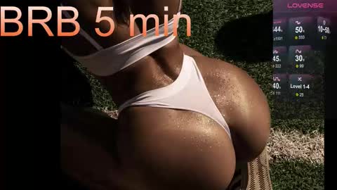 Snapshot of nymphobabee chatting on October 19, 1:34 pm crystal 3 online show from October 19, 1:34 pm