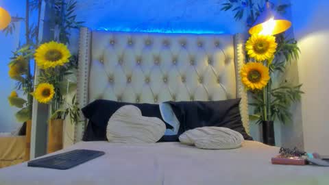 nyssawoodd online show from November 16, 2:11 pm