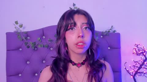   online show from December 3, 2:05 pm