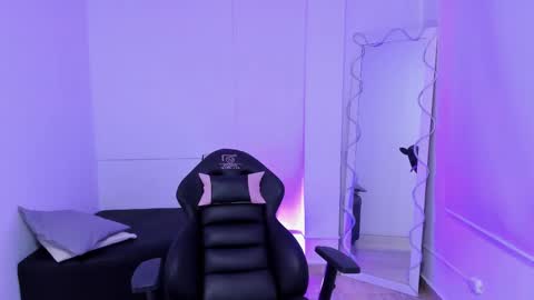 ocean_tay online show from March 11, 11:33 am