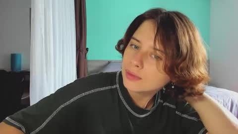 Evie online show from December 6, 5:20 am