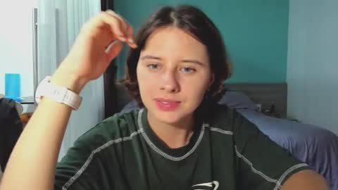 Evie online show from December 6, 2:49 pm