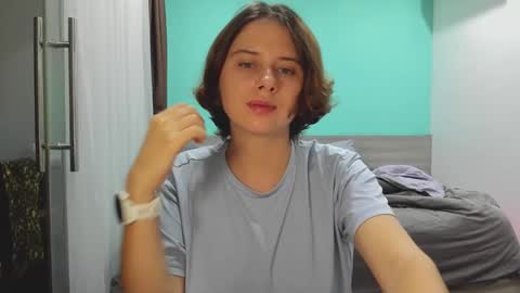 Evie online show from December 17, 11:49 am