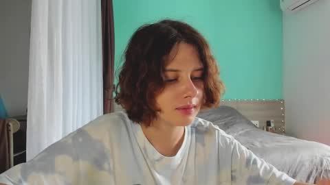 Evie online show from January 4, 7:34 am