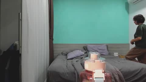 Evie online show from February 16, 11:59 am