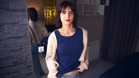 Snapshot of odettehatt chatting on February 28, 9:33 pm Thea online show from February 28, 9:33 pm