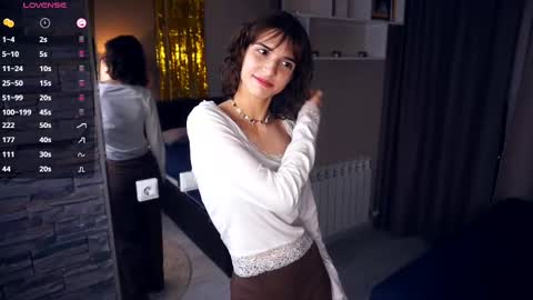 Snapshot of odettehatt chatting on March 1, 4:33 pm Thea online show from March 1, 4:33 pm