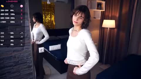 Snapshot of odettehatt chatting on March 1, 7:37 pm Thea online show from March 1, 7:37 pm