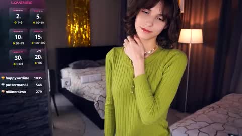 Snapshot of odettehatt chatting on March 2, 9:32 pm Thea online show from March 2, 9:32 pm