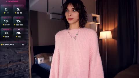 Snapshot of odettehatt chatting on March 9, 3:27 pm Thea online show from March 9, 3:27 pm