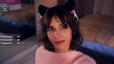 Snapshot of odettehatt chatting on March 9, 6:32 pm Thea online show from March 9, 6:32 pm