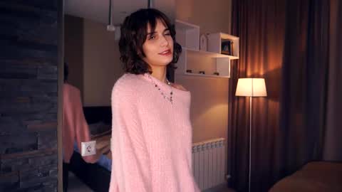 Snapshot of odettehatt chatting on March 9, 9:36 pm Thea online show from March 9, 9:36 pm