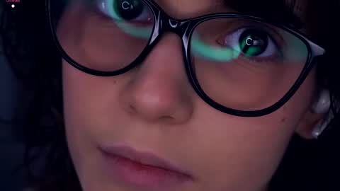 Snapshot of odettehatt chatting on October 11, 7:45 pm Thea online show from October 11, 7:45 pm