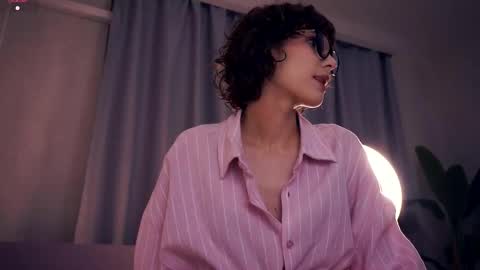 Snapshot of odettehatt chatting on October 23, 5:33 pm Thea online show from October 23, 5:33 pm