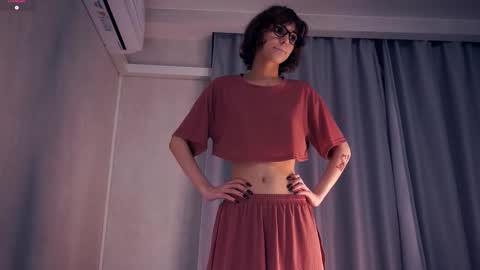 Snapshot of odettehatt chatting on November 30, 7:07 pm Thea online show from November 30, 7:07 pm