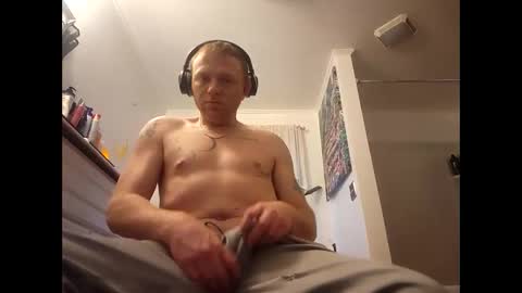 Snapshot of offering_loads_2u chatting on November 28, 4:42 pm Offering loads 2u online show from November 28, 4:42 pm