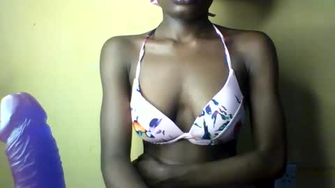 Snapshot of oh_sexyphilo chatting on September 30, 2:11 pm philo bby online show from September 30, 2:11 pm