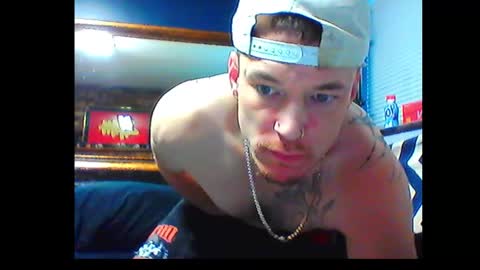 who dares  toss me some  tips lets have fun online show from December 11, 10:49 pm