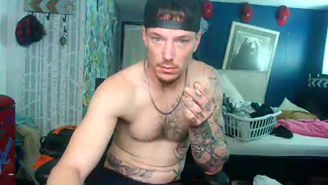 who dares  toss me some  tips lets have fun online show from November 26, 7:48 pm