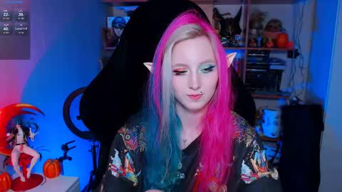 Snapshot of ohclementinee chatting on December 5, 10:33 am Clementine Clem online show from December 5, 10:33 am