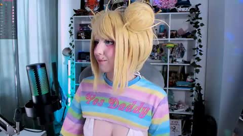 Snapshot of ohclementinee chatting on October 3, 11:07 am Clementine Clem online show from October 3, 11:07 am