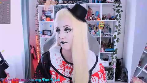 Snapshot of ohclementinee chatting on October 31, 8:59 am Clementine Clem online show from October 31, 8:59 am