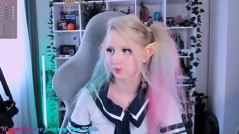 Snapshot of ohclementinee chatting on November 10, 10:14 am Clementine Clem online show from November 10, 10:14 am