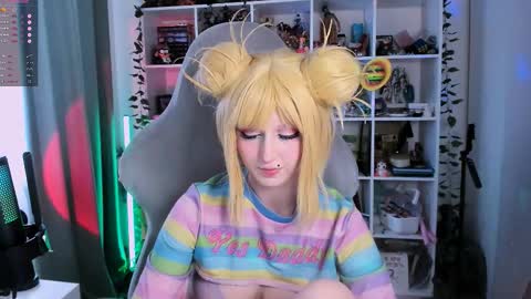 Snapshot of ohclementinee chatting on November 21, 9:08 am Clementine Clem online show from November 21, 9:08 am