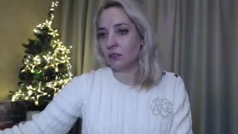 Snapshot of ohsweetmari chatting on January 1, 8:13 am Mari online show from January 1, 8:13 am