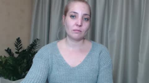 Snapshot of ohsweetmari chatting on January 10, 6:06 pm Mari online show from January 10, 6:06 pm