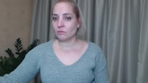 Snapshot of ohsweetmari chatting on January 10, 9:10 pm Mari online show from January 10, 9:10 pm