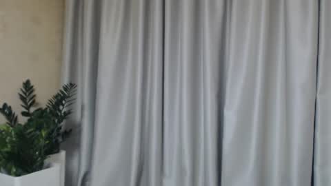 Snapshot of ohsweetmari chatting on January 29, 3:26 pm Mari online show from January 29, 3:26 pm