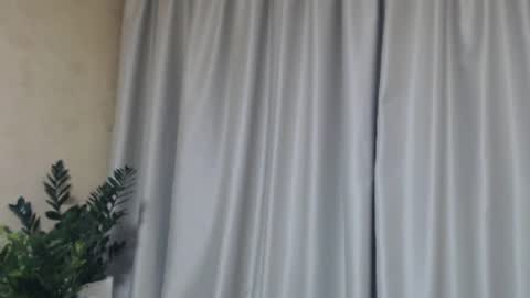 Snapshot of ohsweetmari chatting on February 1, 5:05 pm Mari online show from February 1, 5:05 pm