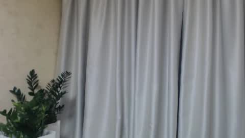 Snapshot of ohsweetmari chatting on February 12, 6:40 pm Mari online show from February 12, 6:40 pm