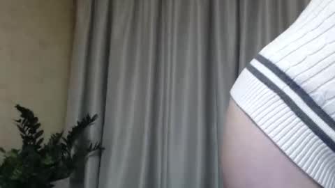 Snapshot of ohsweetmari chatting on March 2, 4:42 pm Mari online show from March 2, 4:42 pm