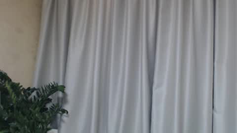 Snapshot of ohsweetmari chatting on September 14, 2:16 pm Mari online show from September 14, 2:16 pm