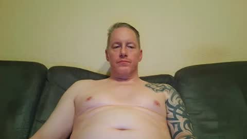 olavdelux online show from October 17, 9:50 pm