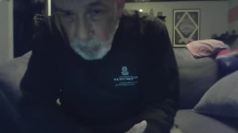 Snapshot of old_bald63 chatting on November 10, 9:30 am old_bald63 online show from November 10, 9:30 am