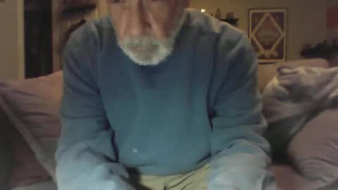 Snapshot of old_bald63 chatting on November 28, 9:45 am old_bald63 online show from November 28, 9:45 am