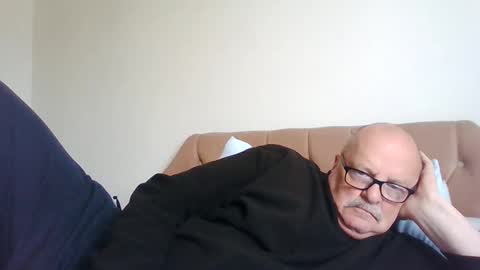 Snapshot of old_fkrr_ chatting on September 12, 9:09 am old_fkrr_ online show from September 12, 9:09 am